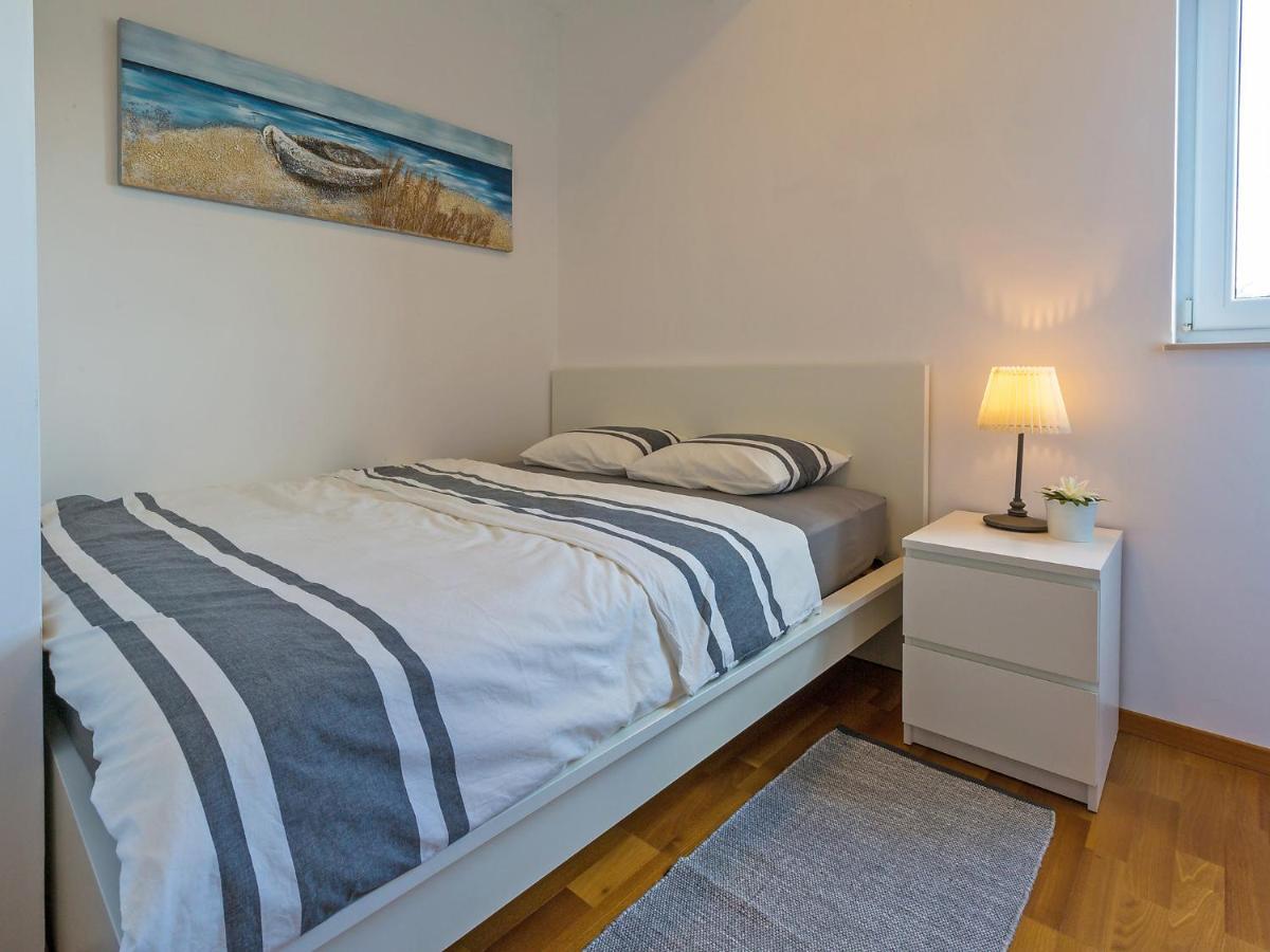 Apartment Cvit 1 By Interhome Кленовица Экстерьер фото